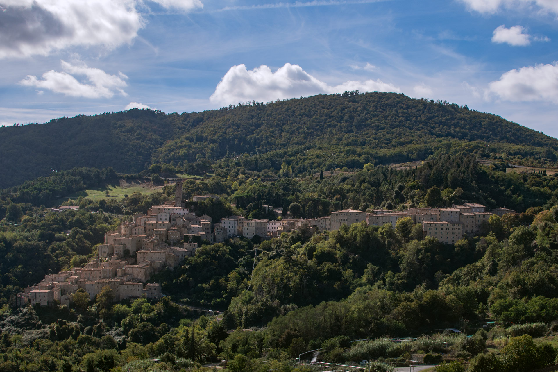 imago in villa: foto del borgo di castelnuovo val di cecina