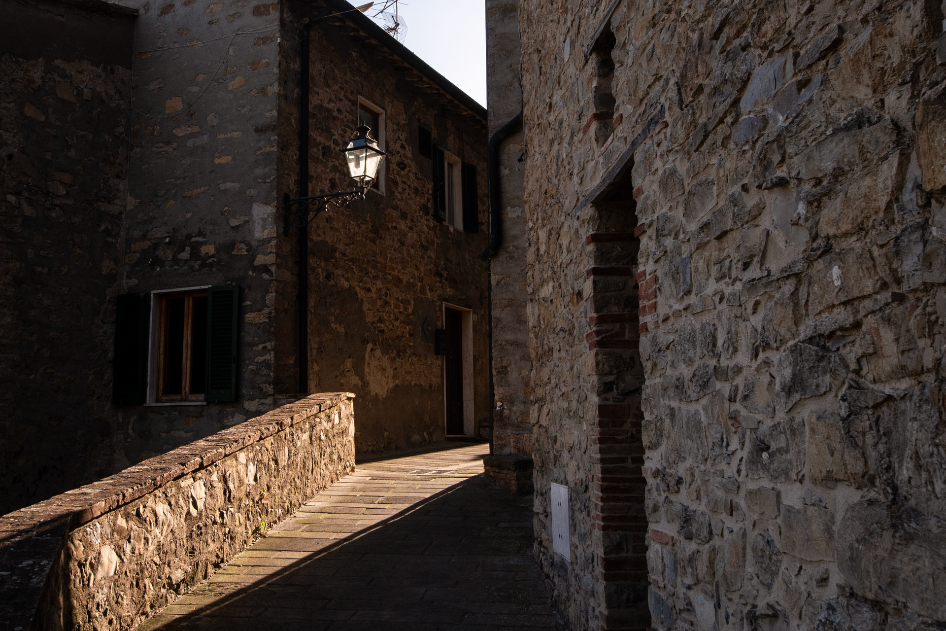 imago in villa: foto del borgo di castelnuovo val di cecina